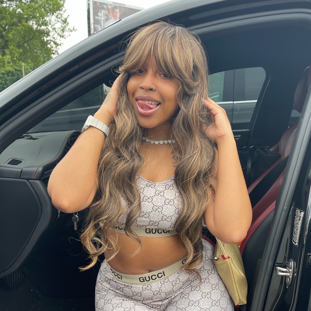 Meet your Posher, Amya